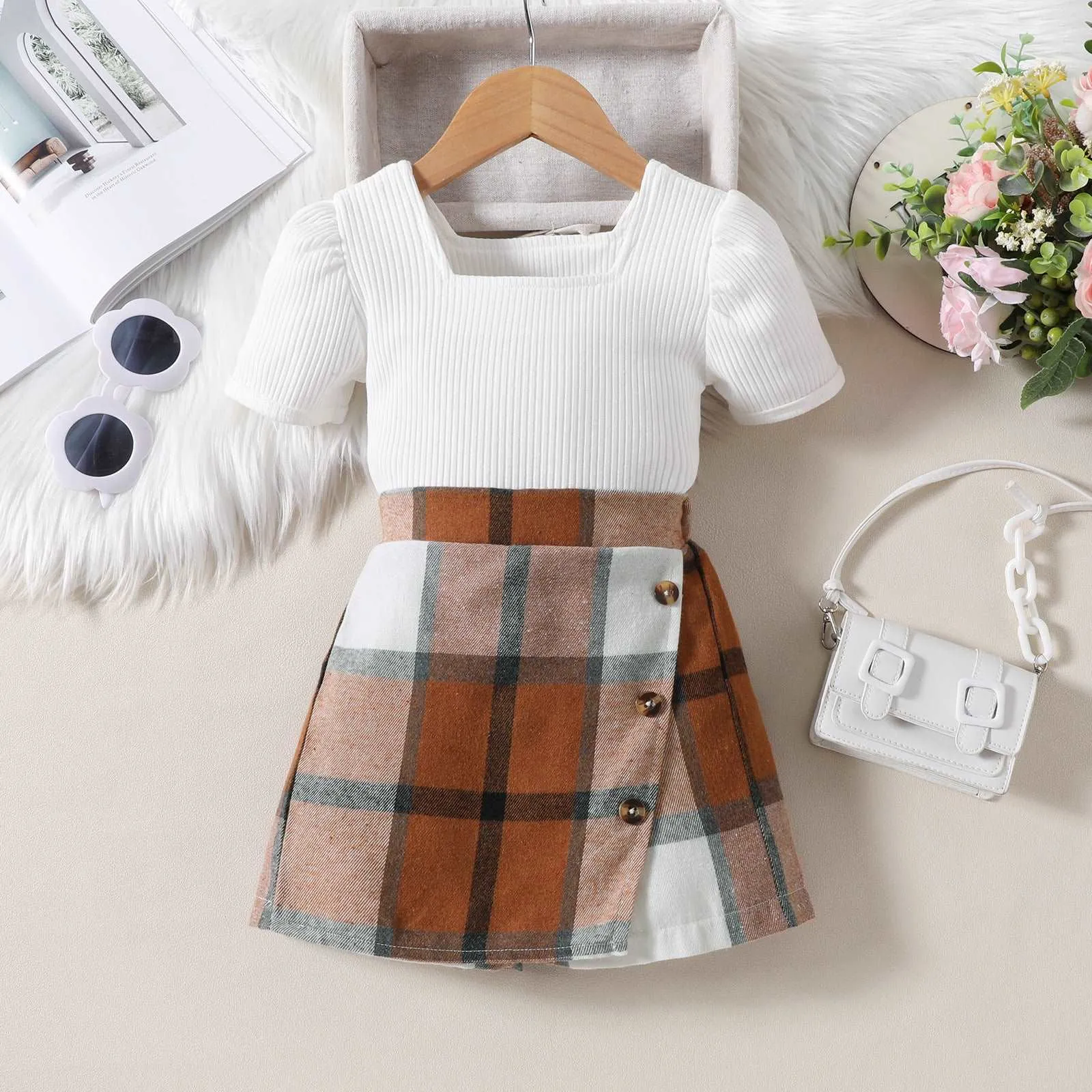 Baby Girl Short Sleeved Top and Irregular Plaid Shorts Outfit Set