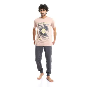 Men's Printed Round Neck Tee & Solid Pants Pajama Set - Pastel Cashmere & Grey