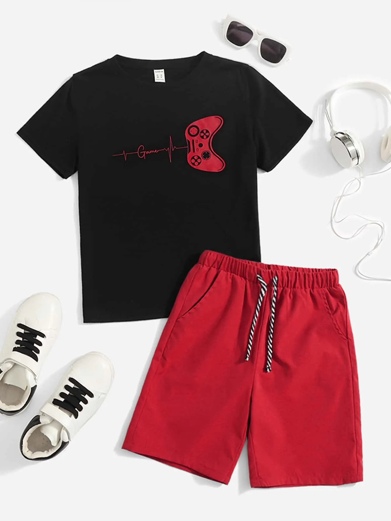 SHEIN Tween Boy Gamepad & Letter Graphic Tee & Drawstring Waist Shorts