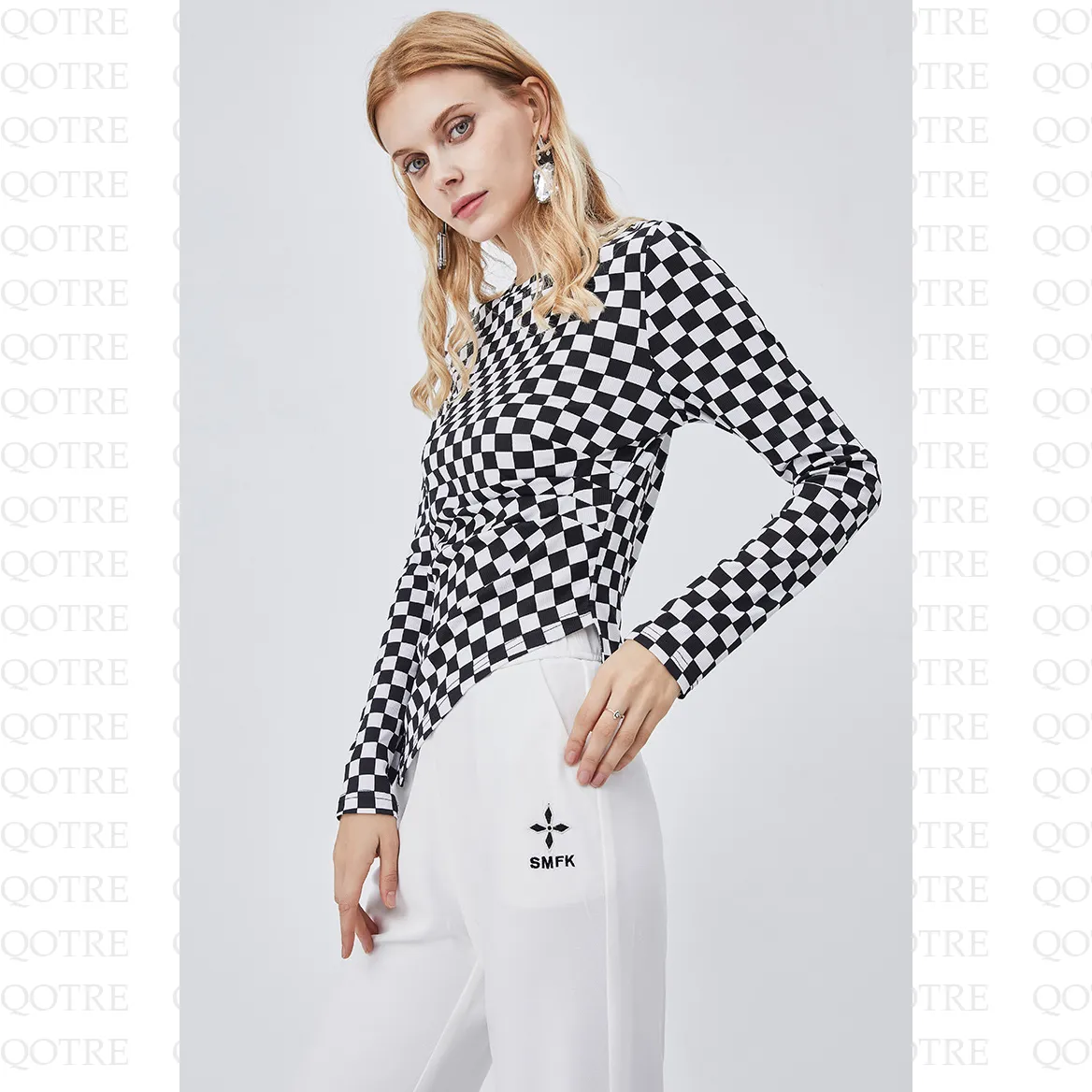 Women's T-Shirts Checkered Print Asymmetrical Hem Long Sleeve Tee